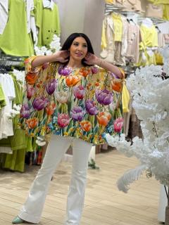 Bluza vaporoasa cu imprimeu lalele colorate