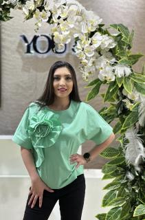 Bluza verde cu floare