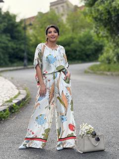 Compleu cu detalii portocalii