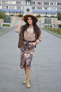 Fusta cu print floral si curea in talie