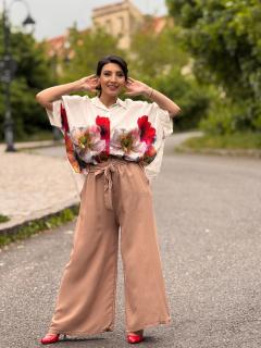 Pantaloni cu buzunare si elastic in talie