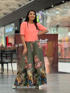 Pantaloni largi cu imprimeu exotic