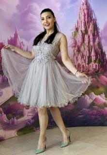 Rochie bej din tulle