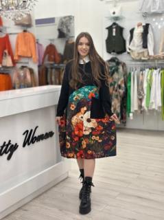 Rochie neagra lunga cu imprimeu fata cu flori