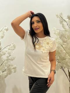 Tricou cu floare bej brodata