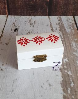 Cutiuta verighete din lemn cu model traditional romanesc si pernuta din satin catifelat - personalizata