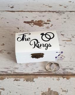 Cutiuta verighete din lemn The Rings, cu pernuta din satin catifelat - personalizata
