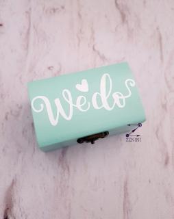 Cutiuta verighete din lemn We do, cu pernuta din satin catifelat - personalizata