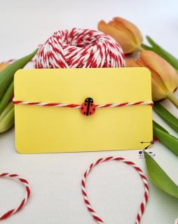 Martisor pentru copii: bratara cu buburuza
