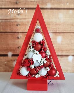 Mini decoratiune de Craciun: bradut din lemn impodobit cu globuri stralucitoare, 25cm