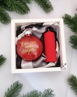 Set cadou Craciun pentru diriginta: esarfa eleganta, glob plastic personalizat si lumanare din ceara naturala de albine