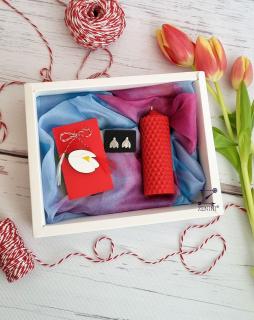 Set cadou Martisor: esarfa eleganta, cercei din argint, martisor si lumanare din ceara naturala de albine