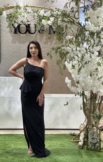 Rochie neagra cu pietricele aplicate