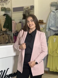 Sacou roz cu nasturi la maneca
