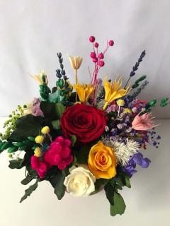 Aranjament floral cu flori criogenate si trandafiri criogenati