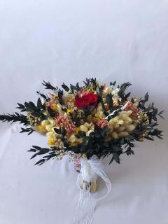 Buchet flori criogenate cu trandafir rosu si eucalipt