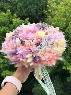 Buchet flori hortensie si trandafiri