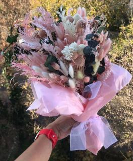 Buchet flori zile nastere