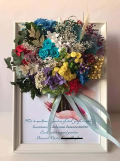 Tablou buchet flori cu trandafiri criogenati si licheni