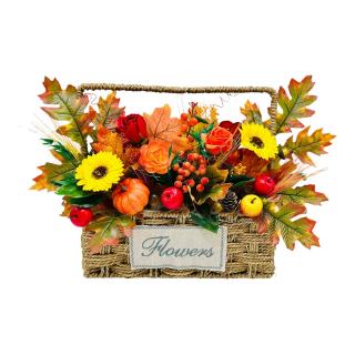 Aranjament floral in cromatica de toamna cu flori uscate si din foita de sapun in cos din rachita