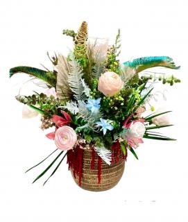 Aranjament floral personalizabil cu bujori, trandafiri si plante naturale criogenate si stabilizate