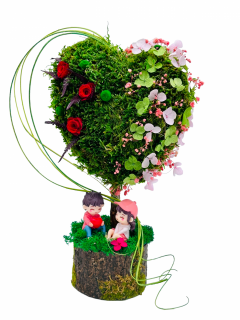 Aranjament floral personalizabil, mediu 38 cm, tip copacel sau pomisor in forma de inima cu licheni naturali stabilizati, miniroze criogenate si flori criogenate (Multicolor)