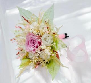 Buchet de flori criogenate, frunze voal si floarea miresei naturala uscata, ideal pentru ocazii speciale