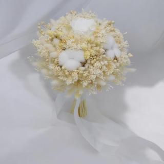 Buchet de mireasa  alb , din flori criogenate, bumbac si plante naturale uscate