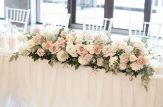Inchiriere aranjament floral central pentru masa de prezidiu