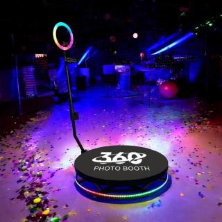 Inchiriere platforma 360 Selfie Video Booth ,   Capturi Unice, Amintiri Spectaculoase!