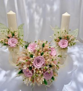 Set buchet, lumanari si cocarda, cu trandafiri criogenati , plante naturale uscate si stabilizate  cu lumanari tip fagure din ceara naturala