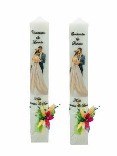 Set lumanari nunta, personalizabile cu nume si data, decorate cu flori uscate si silueta mire si mireasa multicolor