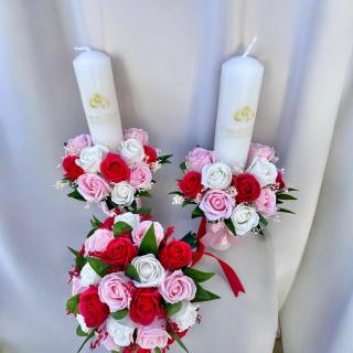 Set nunta, 2 lumanari personalizabile cu nume si data, 40 cm cu aranjament frontal, 1 buchet mare cu 31 trandafiri  Alb Rosu)