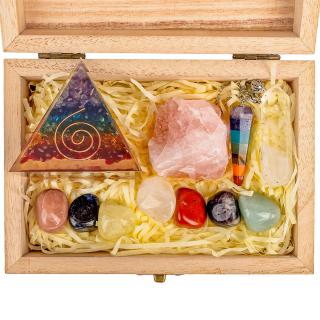 Set premium cu cristale, pietre naturale si piramida orgonica in cutie de lemn - 11 piese pentru meditatie, spiritualitate, echilibrarea chakrelor ,   Piramida orgonica chakra , pendul chakra, cuart roz