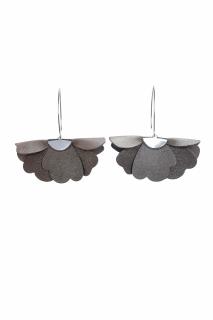 Cercei floare mica - Taupe cu sclipici