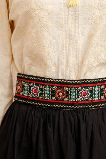 Brau traditional negru cu motiv floral multicolor Emanuela