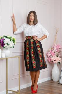Fusta traditionala neagra cu broderie florala rosie Maria 01