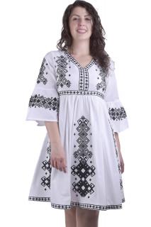 Rochie traditionala evazata alba cu motiv geometric negru Anabela