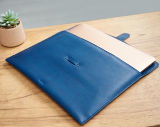Husa plic Macbook 13   din PU Biogreen, albastru