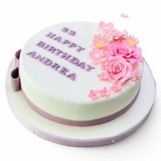 Tort cu flori roz