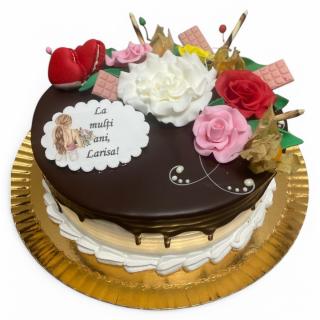 Tort in ciocolata cu flori 1