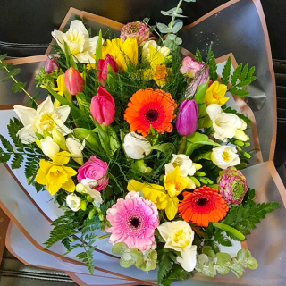 Buchet cu Flori Culoarea Primaverii