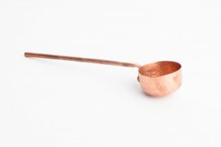 Masura de cafea din cupru ,   eleganta si precizie pentru iubitorii cafelei la ibric