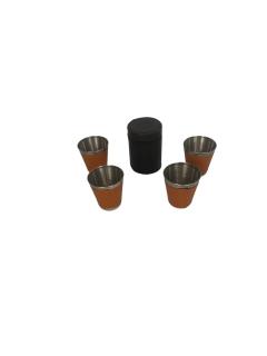 Set de 4 pahare shot din inox, imbracate in piele, cu husa