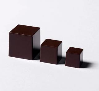 Matrita Policarbonat Gama R.Morato 24 Praline Ciocolata Patrate, 3 A  3 A  H 3 cm, 25 ml