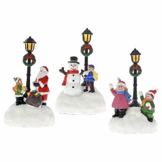 Set 3 decoratiuni Sat de Craciun model Scena de craciun cu lumina stradala, 8x6x13 cm,rasina, multicolor