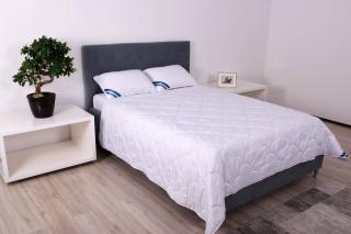 Pilota 200     220 cm microfibra striata, SomnART premium, alba matlasata model nor mare, 400 g, de iarna