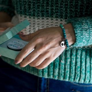 Bratara pentru Mama de doi Baieti - Boys Mom - Personalizata cu Nume, din Margele de Portelan Turcoaz