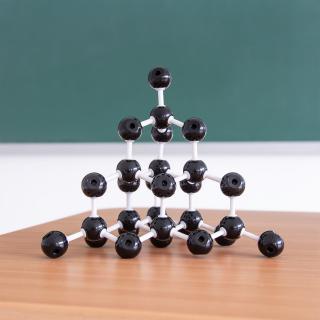 Structura diamantului