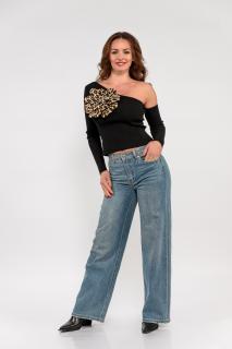 Bluza asimetrica neagra cu floare supradimensionata